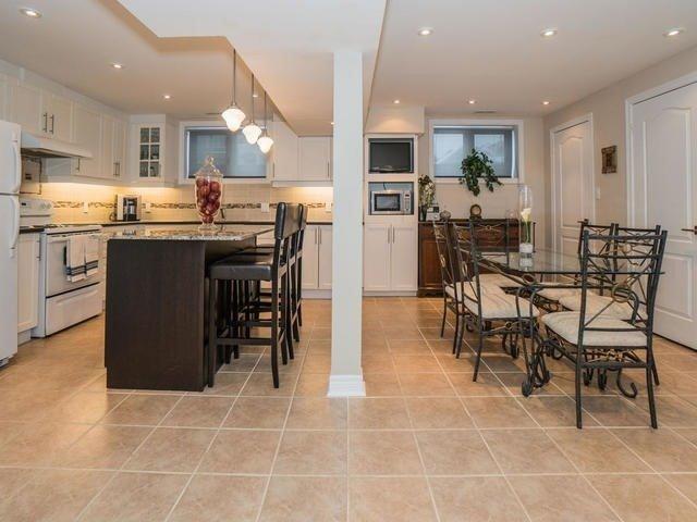 64 Bond Cres, House detached with 3 bedrooms, 3 bathrooms and 4 parking in Richmond Hill ON | Image 9