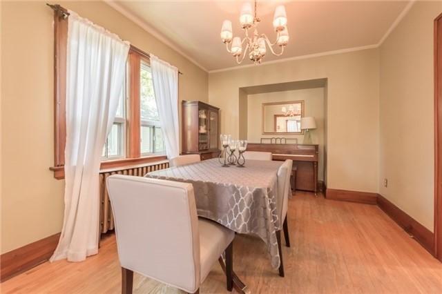 55 Ash Cres, House detached with 2 bedrooms, 2 bathrooms and 3 parking in Toronto ON | Image 6