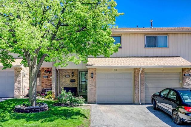 95 - 1542 Lancaster Dr, Townhouse with 3 bedrooms, 2 bathrooms and 2 parking in Oakville ON | Image 1