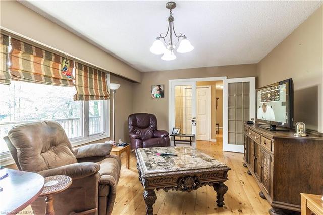 201 Maltby Road W, House detached with 5 bedrooms, 3 bathrooms and 13 parking in Guelph ON | Image 14