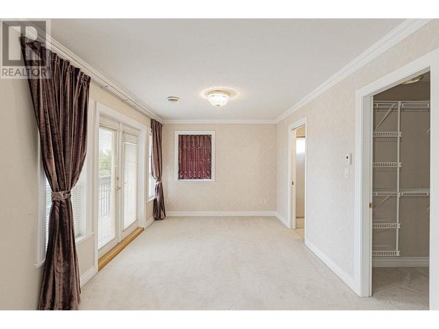 6589 Kitchener Street, House detached with 7 bedrooms, 6 bathrooms and 5 parking in Burnaby BC | Image 28