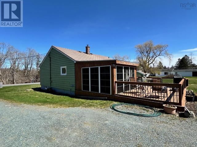 202 Shore Road, House detached with 2 bedrooms, 1 bathrooms and null parking in Queens NS | Image 25