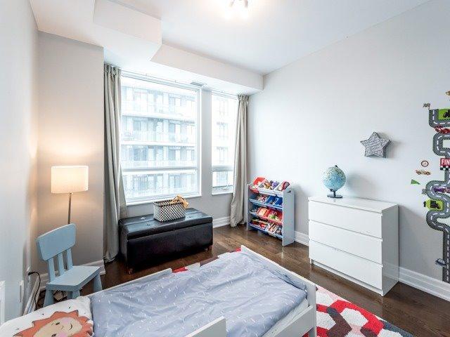 702 - 500 St Clair Ave W, Condo with 2 bedrooms, 2 bathrooms and 1 parking in Toronto ON | Image 9