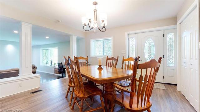 580249 60 Sideroad, House detached with 4 bedrooms, 2 bathrooms and 6 parking in Chatsworth ON | Image 7