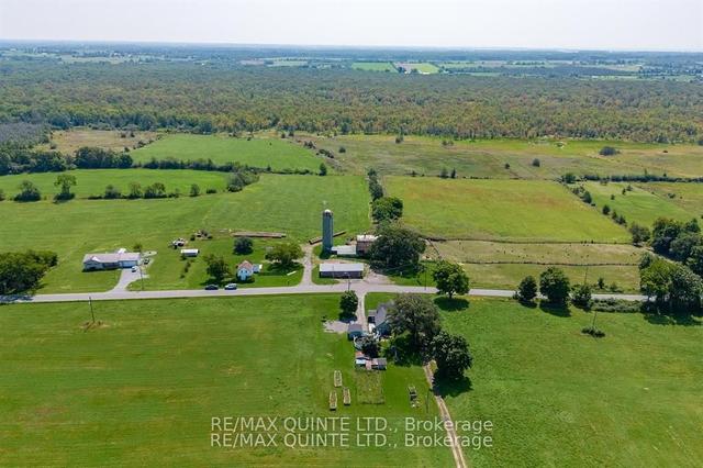 862 Christian Rd, Home with 6 bedrooms, 3 bathrooms and 6 parking in Prince Edward County ON | Image 11
