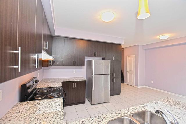 1046 Byron St N, House semidetached with 4 bedrooms, 3 bathrooms and 2 parking in Whitby ON | Image 7