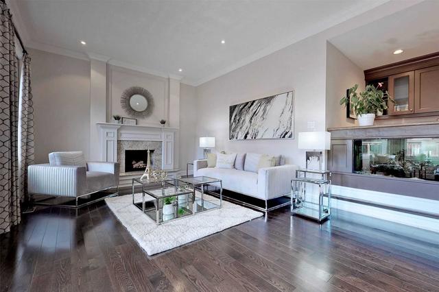 9 Highview Cres, House detached with 4 bedrooms, 5 bathrooms and 9 parking in Richmond Hill ON | Image 3
