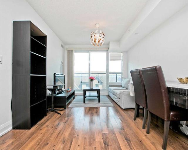 823 - 372 Highway 7 E Rd, Condo with 1 bedrooms, 1 bathrooms and 1 parking in Richmond Hill ON | Image 3
