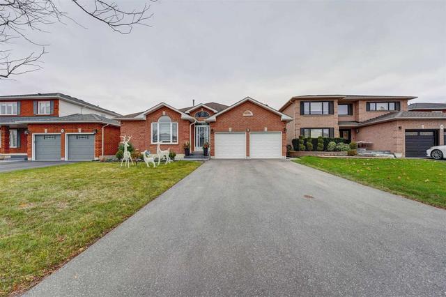 7 Jura Crt, House detached with 2 bedrooms, 4 bathrooms and 6 parking in Clarington ON | Card Image