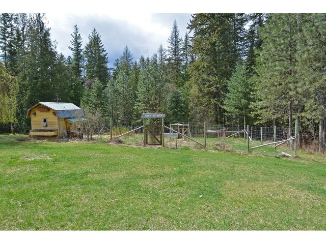 8481 Highway 6, House detached with 5 bedrooms, 2 bathrooms and null parking in Central Kootenay H BC | Image 5