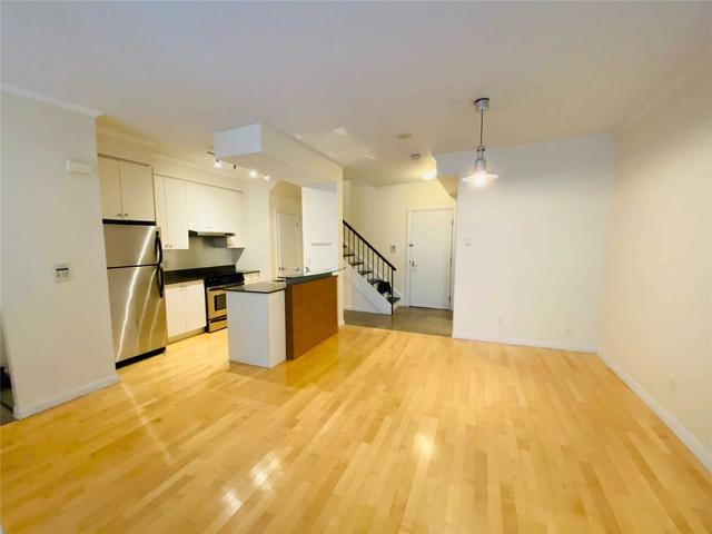 p105 - 25 Soho St, Townhouse with 2 bedrooms, 2 bathrooms and 1 parking in Toronto ON | Image 3
