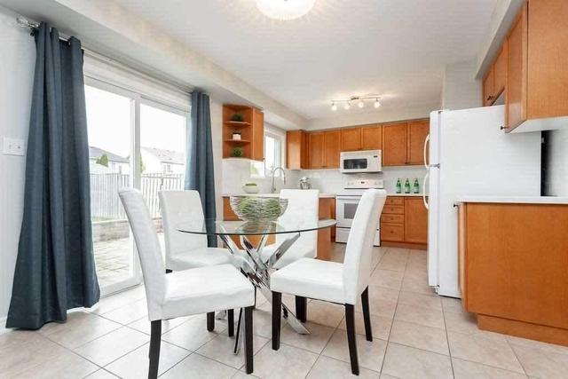 1021 Bradley Terr, House detached with 3 bedrooms, 3 bathrooms and 3 parking in Milton ON | Image 6