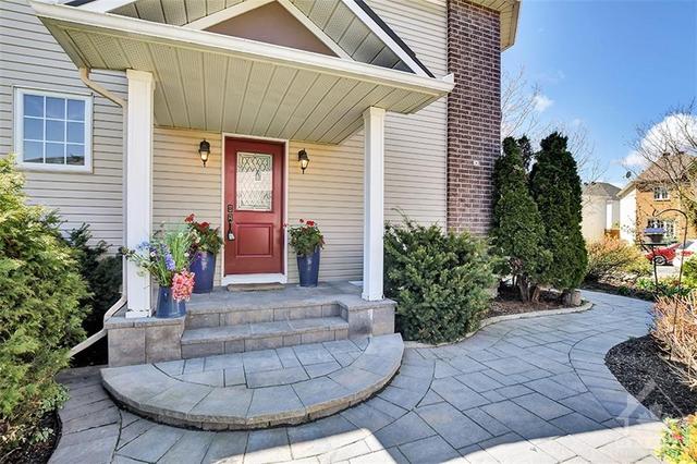 80 Appledale Drive, Townhouse with 3 bedrooms, 3 bathrooms and 4 parking in Ottawa ON | Image 5