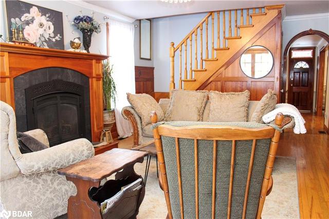 8 Bend Street, House detached with 3 bedrooms, 2 bathrooms and 6 parking in Kawartha Lakes ON | Image 1
