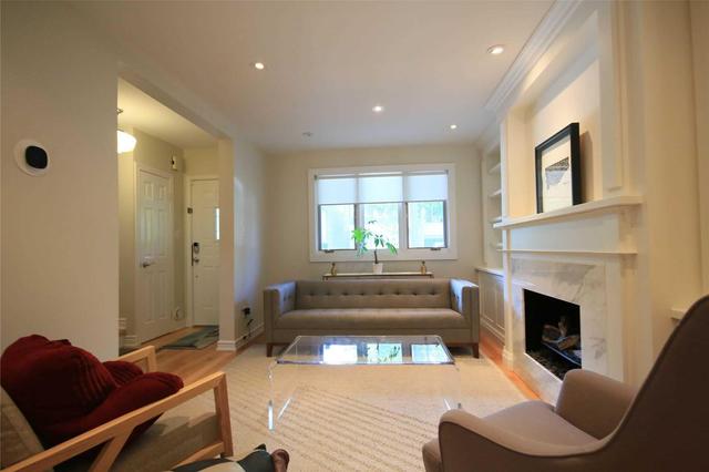 Upper - 222 Hillsdale Ave, House detached with 3 bedrooms, 2 bathrooms and 2 parking in Toronto ON | Image 2