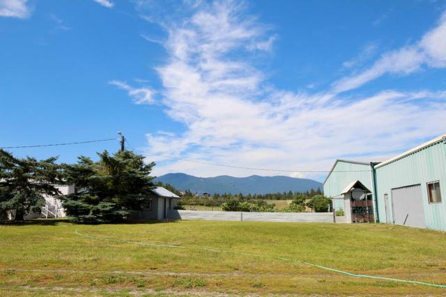 2404 28th Street, House detached with 2 bedrooms, 2 bathrooms and null parking in Central Kootenay B BC | Image 7