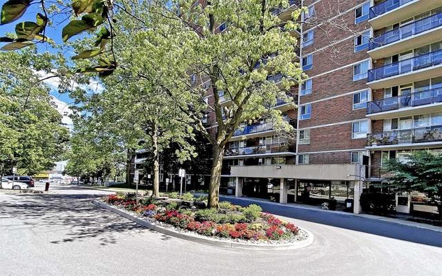 1002 - 1950 Kennedy Rd, Condo with 2 bedrooms, 1 bathrooms and 1 parking in Toronto ON | Image 1