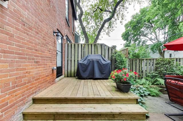 162 Spruce St, House semidetached with 3 bedrooms, 3 bathrooms and 2 parking in Toronto ON | Image 24