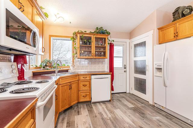 101 Westglen Close, House detached with 3 bedrooms, 2 bathrooms and 2 parking in Red Deer County AB | Image 6