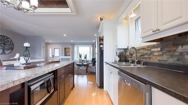 106 Meadowridge Dr, House detached with 4 bedrooms, 2 bathrooms and 3 parking in St. Marys ON | Image 6