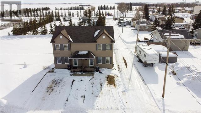 301 1st Se, House semidetached with 3 bedrooms, 1 bathrooms and 3 parking in Falher AB | Image 1