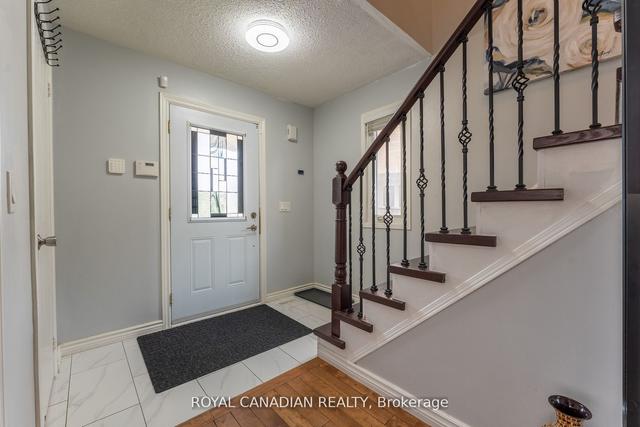 46 Nectarine Cres, House detached with 3 bedrooms, 3 bathrooms and 5 parking in Brampton ON | Image 36