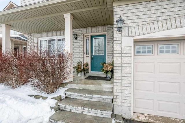 81 Tunbridge Rd, House detached with 3 bedrooms, 4 bathrooms and 2 parking in Barrie ON | Image 2