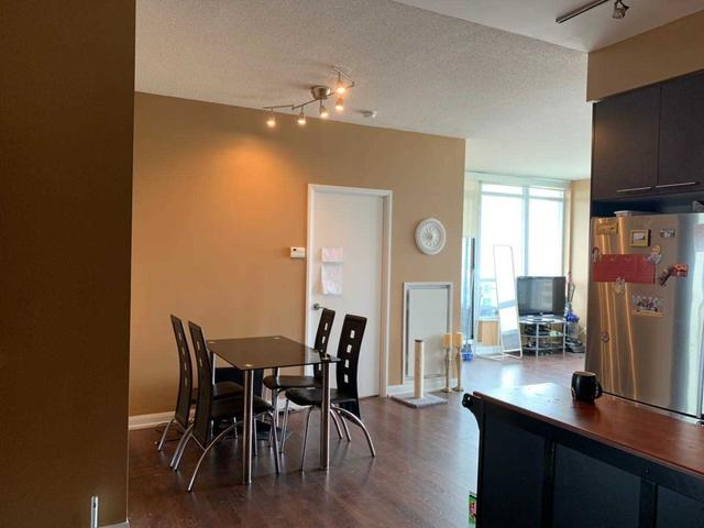 1909 - 500 Sherbourne St, Condo with 2 bedrooms, 2 bathrooms and 1 parking in Toronto ON | Image 3