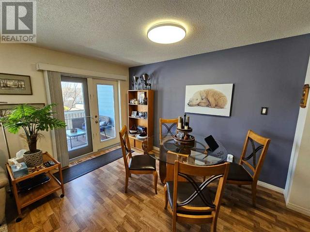 2, - 402 Couleecreek Boulevard S, House attached with 2 bedrooms, 2 bathrooms and 2 parking in Lethbridge AB | Image 11