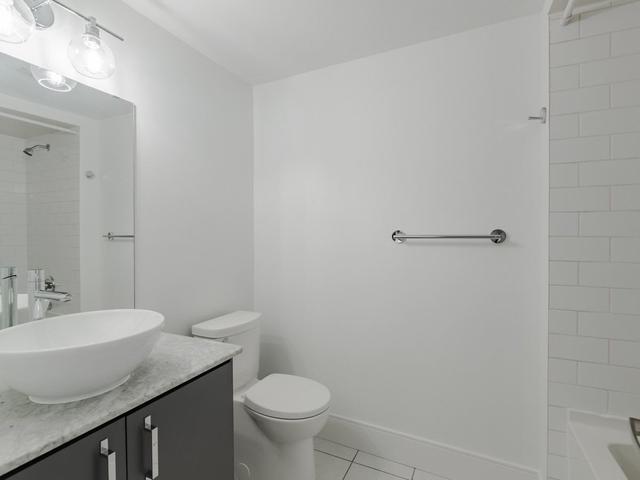 th36 - 99 The Queensway, Townhouse with 3 bedrooms, 2 bathrooms and 1 parking in Toronto ON | Image 6