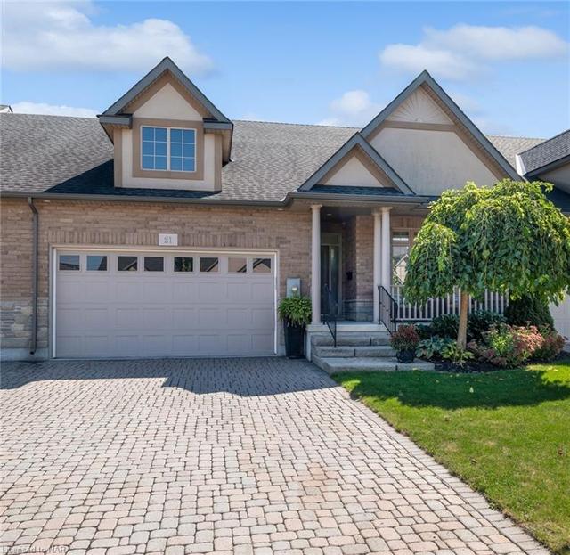 21 Trent Court, House attached with 3 bedrooms, 3 bathrooms and 4 parking in St. Catharines ON | Image 1