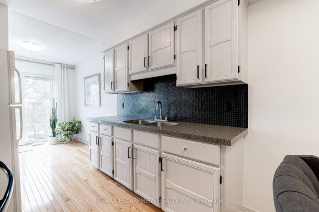 7 - 3115 New St, Townhouse with 2 bedrooms, 3 bathrooms and 2 parking in Burlington ON | Image 2