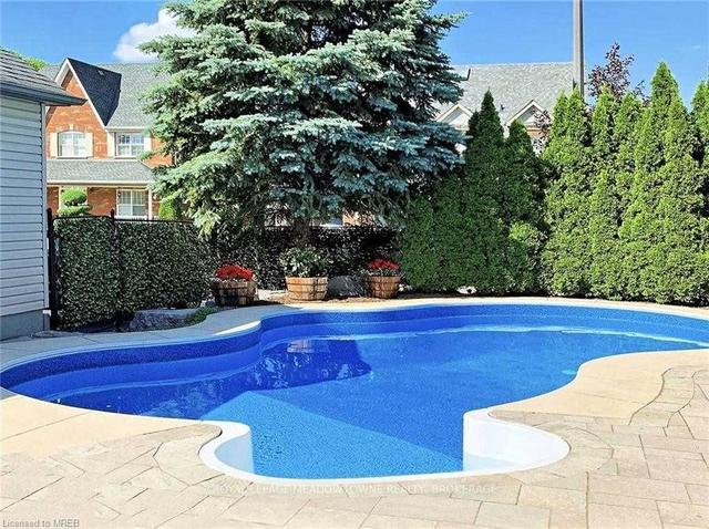 1723 Crately Crt, House detached with 4 bedrooms, 4 bathrooms and 6 parking in Mississauga ON | Image 20