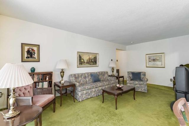111 - 30 Sunrise Ave, Condo with 4 bedrooms, 2 bathrooms and 1 parking in Toronto ON | Image 5