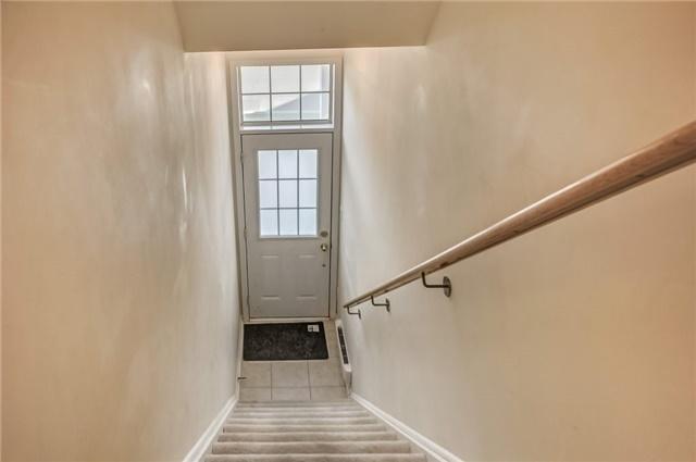 111 Chapman Dr, Townhouse with 2 bedrooms, 2 bathrooms and 1 parking in Ajax ON | Image 5