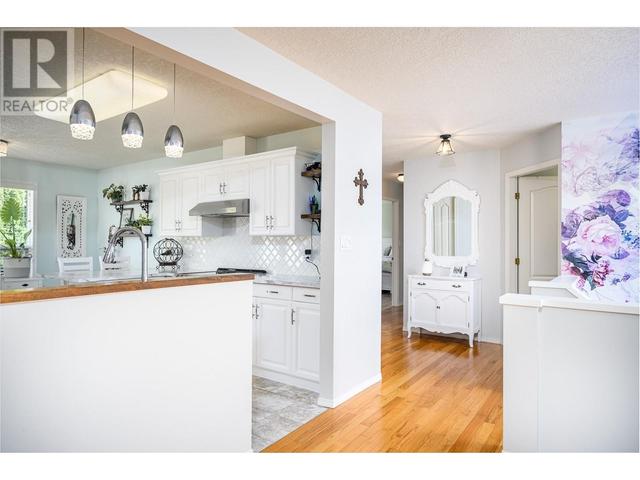 2072 Okanagan Street, House detached with 3 bedrooms, 2 bathrooms and 4 parking in Armstrong BC | Image 11
