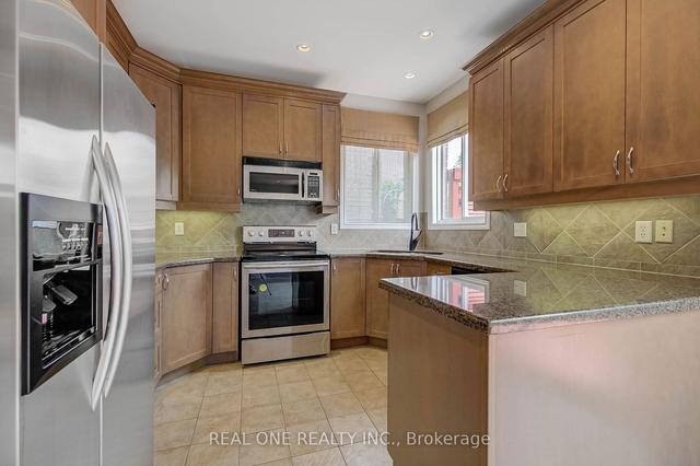 1418 Gulledge Tr, House detached with 4 bedrooms, 3 bathrooms and 3 parking in Oakville ON | Image 9