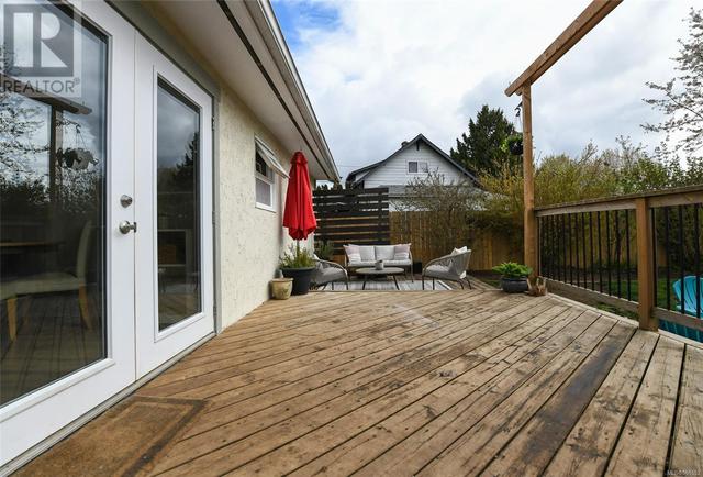 1380 Cumberland Rd, House detached with 3 bedrooms, 2 bathrooms and 2 parking in Courtenay BC | Image 31