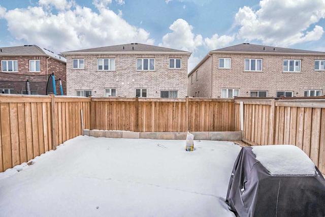75 Yardley Cres, House semidetached with 4 bedrooms, 4 bathrooms and 4 parking in Brampton ON | Image 29