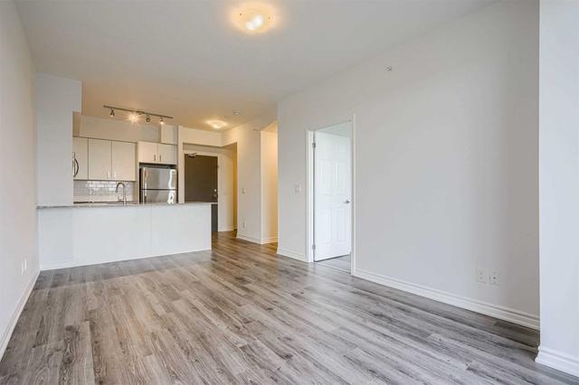 717 - 11611 Yonge St, Condo with 1 bedrooms, 1 bathrooms and 1 parking in Richmond Hill ON | Image 4
