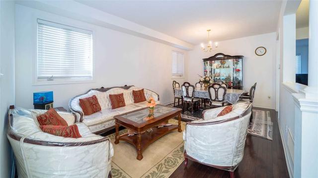 26 Newington Cres, House detached with 4 bedrooms, 5 bathrooms and 6 parking in Brampton ON | Image 38