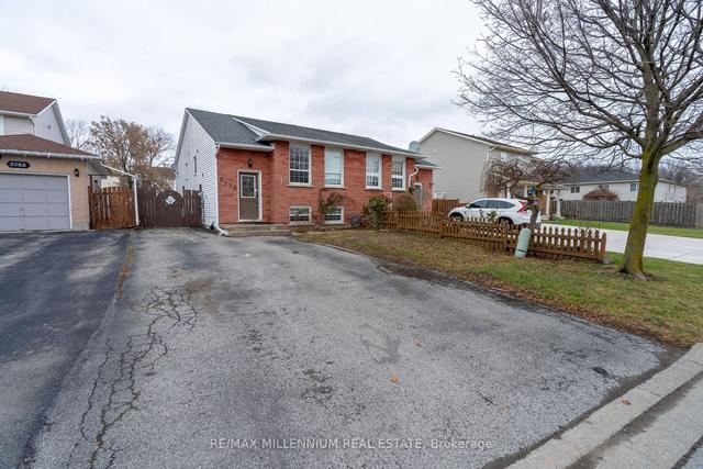 5775 Hemlock St, House semidetached with 3 bedrooms, 2 bathrooms and 5 parking in Niagara Falls ON | Image 12