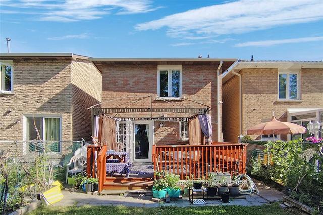 66 Larksmere Crt, House attached with 3 bedrooms, 3 bathrooms and 5 parking in Markham ON | Image 15