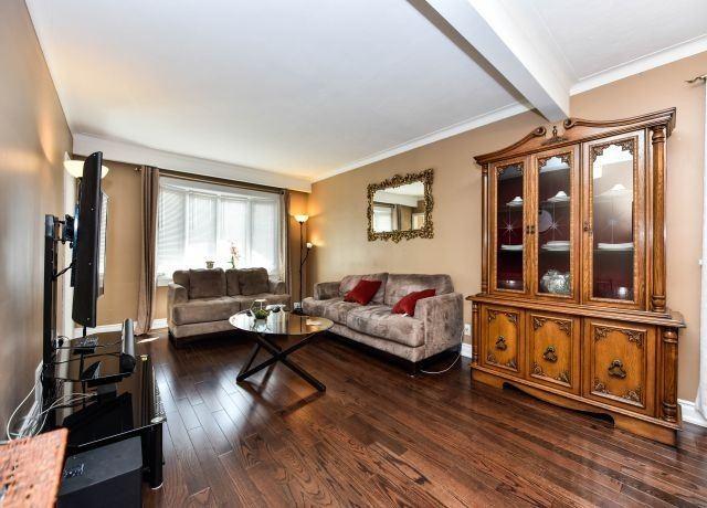 26 Belyea Cres, House detached with 3 bedrooms, 2 bathrooms and 8 parking in Toronto ON | Image 3