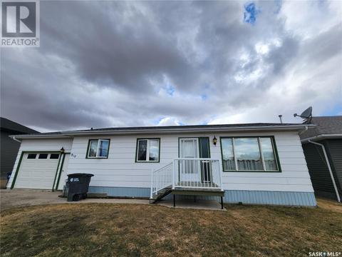 810 Pacific Street, House detached with 3 bedrooms, 2 bathrooms and null parking in Grenfell SK | Card Image