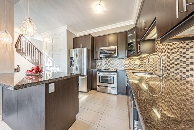 34 Madonna Dr, House attached with 3 bedrooms, 4 bathrooms and 4 parking in Hamilton ON | Image 4