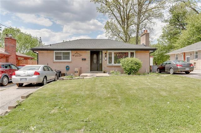 238 Ridgewood Crescent, House detached with 2 bedrooms, 1 bathrooms and null parking in London ON | Image 1
