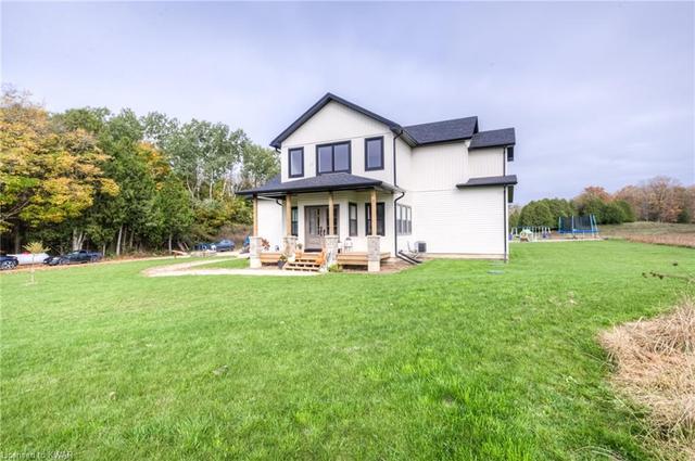 175 Lakewood Lane, House detached with 3 bedrooms, 2 bathrooms and 8 parking in Grey Highlands ON | Image 1