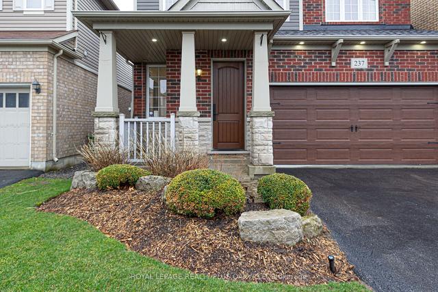 237 Montreal Circ, House detached with 3 bedrooms, 3 bathrooms and 4 parking in Hamilton ON | Image 23