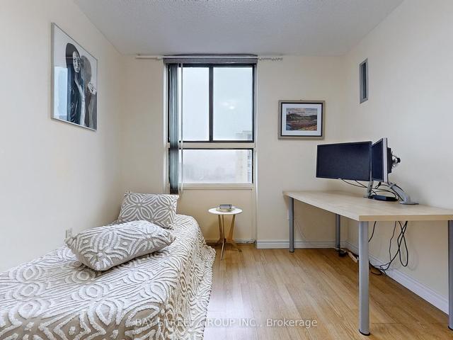 1410 - 177 Linus Rd, Condo with 2 bedrooms, 2 bathrooms and 1 parking in Toronto ON | Image 7